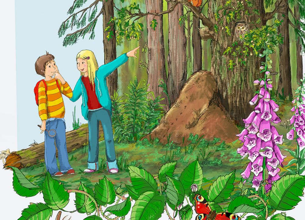 Buchcover mit 2Kindern im Wald, in einer Eiche sitzen eine Eule und Eichhörnchen, davor ein Ameisenhaufen. Imvordergrund sind Brombeerranken, ein Schmetterling und Fingerhut